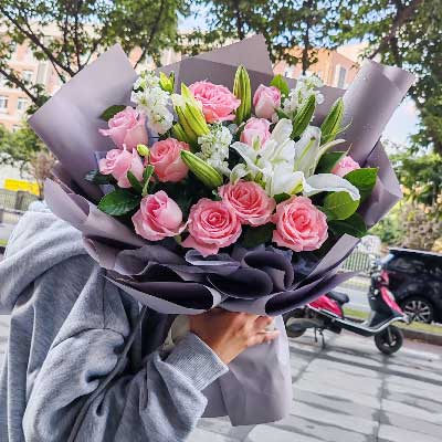 绵阳11朵戴安娜粉玫瑰百合，与你一起追逐梦想