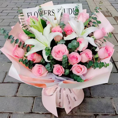 绵阳18朵粉玫瑰2支百合，我的心尖宝贝